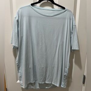 Lululemon t-shirt